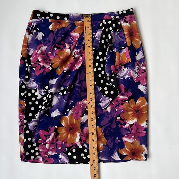 Anthropologie Skirt. Size 8 - Picture 4 of 9
